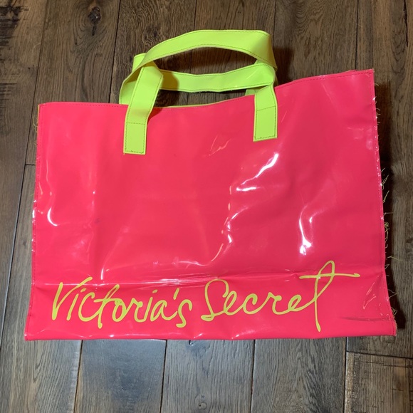 Victoria's Secret Handbags - Victoria’s Secret Tote Victoria's Secret Handbags - Victoria’s Secret Tote